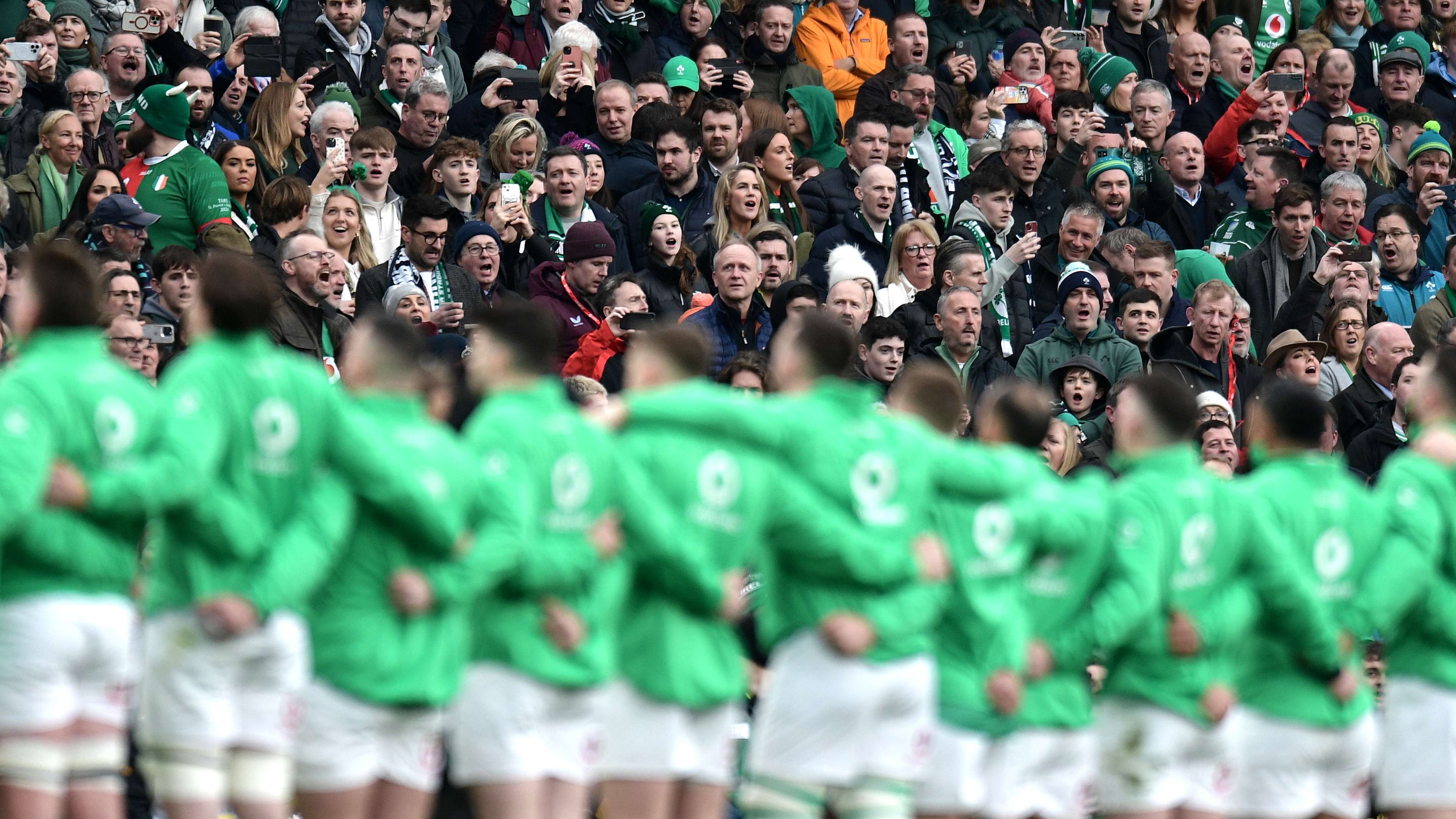 都在以自己 都在以自己